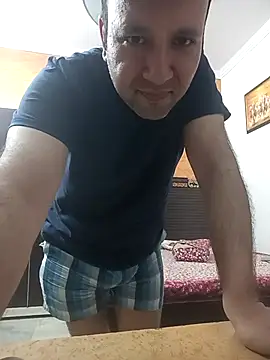 innocentboy1987 online show from April 26, 5:49 am