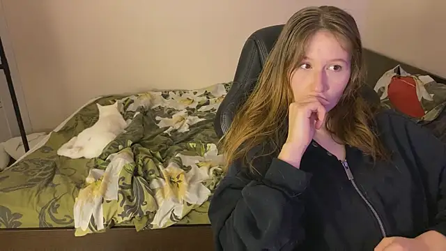 Sabrinaanddaniel online show from October 27, 6:45 pm