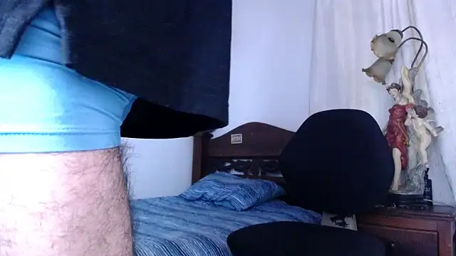 Snapshot of Bull_Xvi chatting on January 12, 4:18 am Bull Xvi online show from January 12, 4:18 am