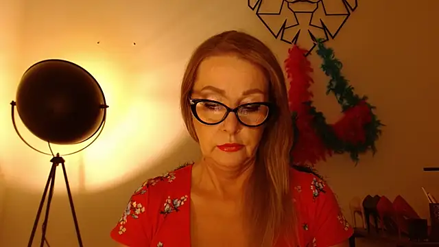 Snapshot of leaxSTAR chatting on July 8, 1:59 pm leaxSTAR online show from July 8, 1:59 pm