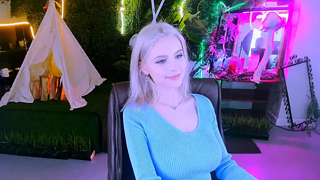 Snapshot of LeonaStane chatting on February 14, 12:09 am LeonaStane online show from February 14, 12:09 am