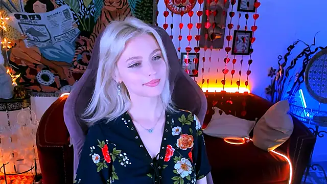 Snapshot of LeonaStane chatting on February 21, 11:10 pm LeonaStane online show from February 21, 11:10 pm