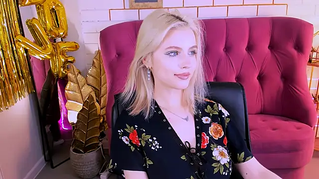 Snapshot of LeonaStane chatting on February 27, 5:04 pm LeonaStane online show from February 27, 5:04 pm