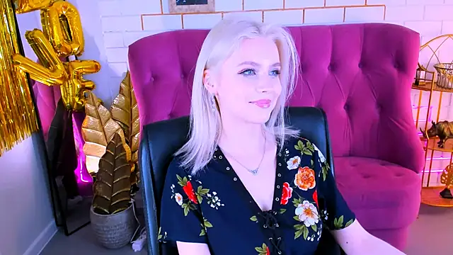 Snapshot of LeonaStane chatting on March 9, 12:53 am LeonaStane online show from March 9, 12:53 am