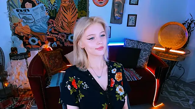 Snapshot of LeonaStane chatting on September 13, 5:13 pm LeonaStane online show from September 13, 5:13 pm