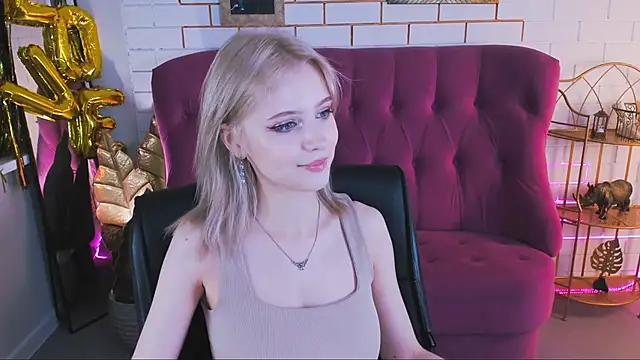 Snapshot of LeonaStane chatting on October 10, 5:12 pm LeonaStane online show from October 10, 5:12 pm