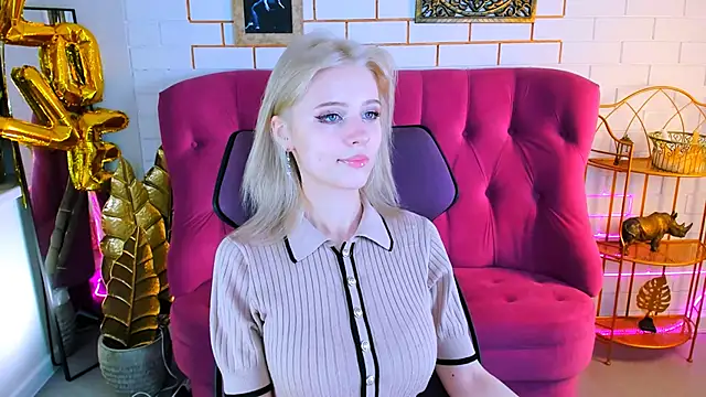 Snapshot of LeonaStane chatting on November 8, 5:01 pm LeonaStane online show from November 8, 5:01 pm