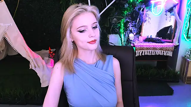 Snapshot of LeonaStane chatting on November 28, 5:59 pm LeonaStane online show from November 28, 5:59 pm