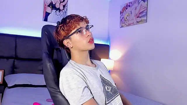 Aiiden 15 online show from October 6, 12:57 pm