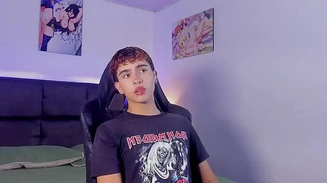 Aiiden 15 online show from October 27, 1:26 pm