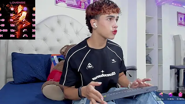 Aiiden 15 online show from October 30, 6:30 pm