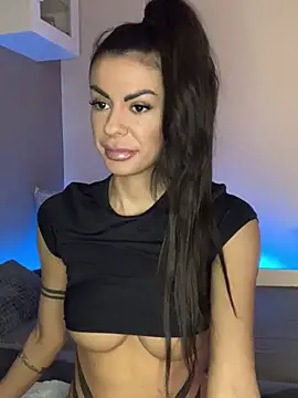 Snapshot of LittleMia_95 chatting on March 6, 2:02 pm LittleMia 95 online show from March 6, 2:02 pm