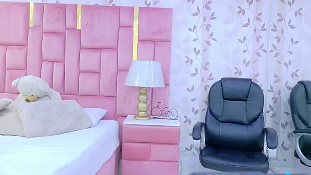 Snapshot of ArianaFranco chatting on May 9, 10:37 pm ArianaFranco online show from May 9, 10:37 pm