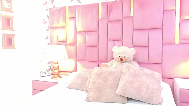 Snapshot of ArianaFranco chatting on June 24, 2:16 pm ArianaFranco online show from June 24, 2:16 pm