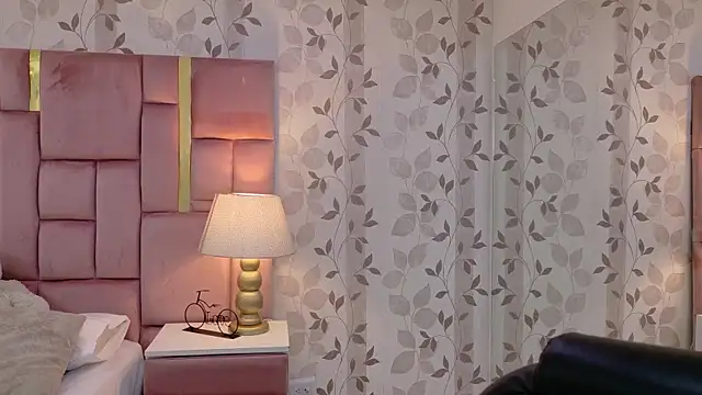 Snapshot of ArianaFranco chatting on July 7, 1:15 pm ArianaFranco online show from July 7, 1:15 pm