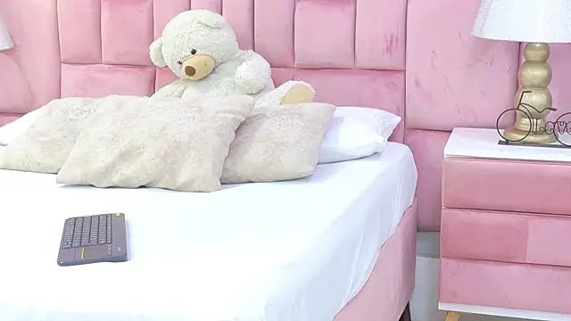 Snapshot of ArianaFranco chatting on July 15, 12:54 pm ArianaFranco online show from July 15, 12:54 pm