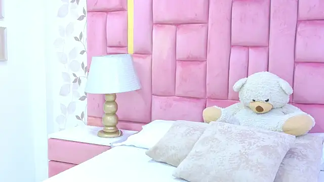 Snapshot of ArianaFranco chatting on July 18, 12:53 pm ArianaFranco online show from July 18, 12:53 pm