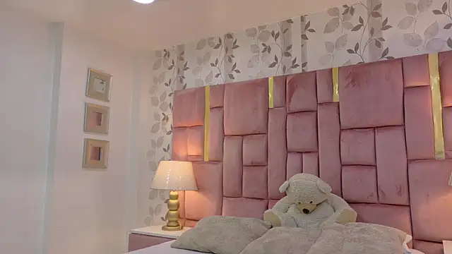 Snapshot of ArianaFranco chatting on July 21, 1:13 pm ArianaFranco online show from July 21, 1:13 pm