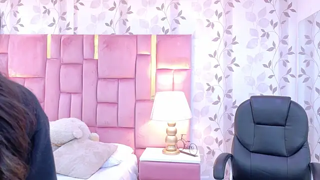 Snapshot of ArianaFranco chatting on July 29, 9:46 pm ArianaFranco online show from July 29, 9:46 pm
