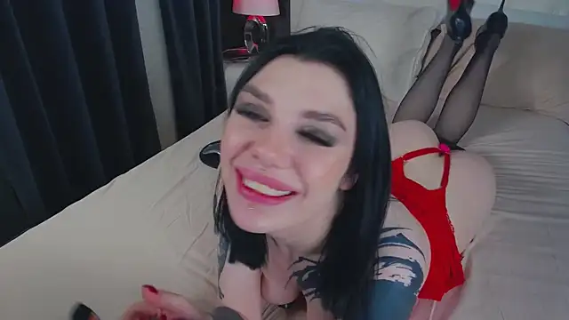 Snapshot of MaeveMoon chatting on October 15, 6:30 pm MaeveMoon online show from October 15, 6:30 pm