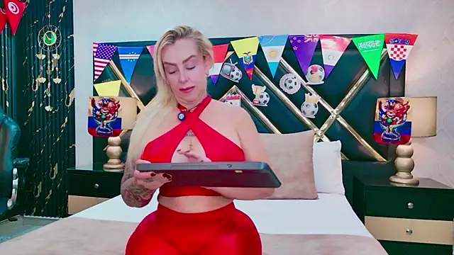 SophieWinsloow online show from July 17, 11:50 am