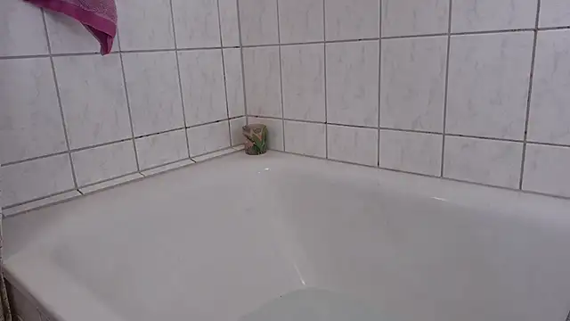 Snapshot of ademandjulia chatting on October 5, 10:02 am ademandjulia online show from October 5, 10:02 am