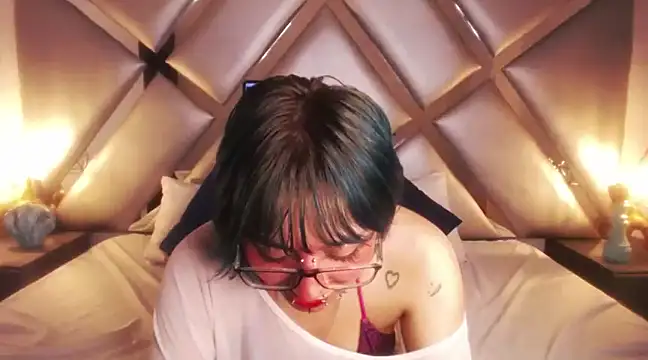 Snapshot of DarkMysterysF chatting on March 4, 12:29 am DarkMysterysF online show from March 4, 12:29 am