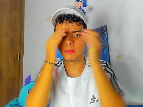 Snapshot of Alessandro_1610 chatting on March 8, 5:38 am Alessandro 1610 online show from March 8, 5:38 am