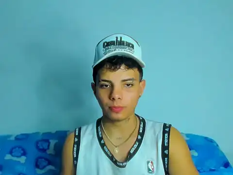 Snapshot of Alessandro_1610 chatting on September 12, 4:45 am Alessandro 1610 online show from September 12, 4:45 am