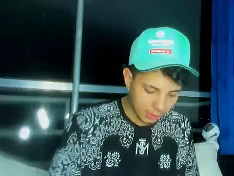 Snapshot of Alessandro_1610 chatting on September 21, 4:14 am Alessandro 1610 online show from September 21, 4:14 am