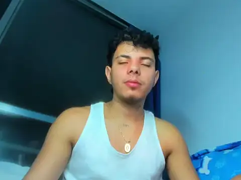 Snapshot of Alessandro_1610 chatting on September 24, 6:50 am Alessandro 1610 online show from September 24, 6:50 am