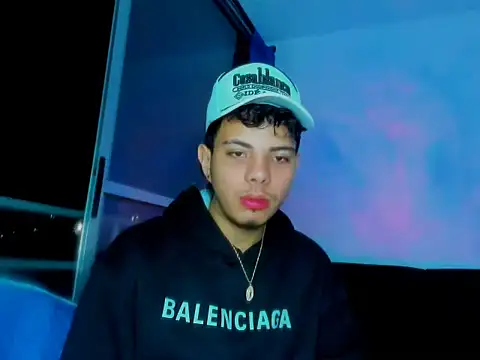 Snapshot of Alessandro_1610 chatting on September 29, 1:22 am Alessandro 1610 online show from September 29, 1:22 am