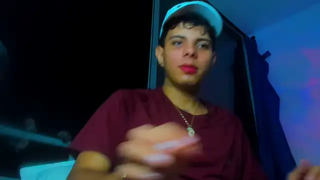 Snapshot of Alessandro_1610 chatting on October 21, 5:41 am Alessandro 1610 online show from October 21, 5:41 am