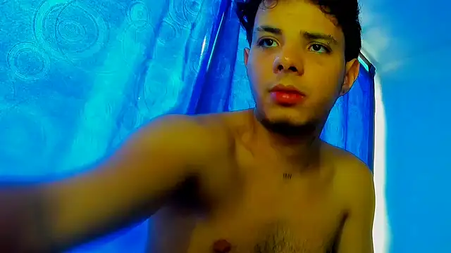 Snapshot of Alessandro_1610 chatting on December 13, 8:04 pm Alessandro 1610 online show from December 13, 8:04 pm