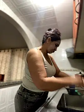 Carola-Ross online show from October 25, 7:08 pm