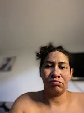 Snapshot of Carola-Ross chatting on June 6, 1:38 pm Carola-Ross online show from June 6, 1:38 pm