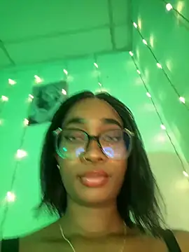 blackgril12 online show from March 18, 1:43 am