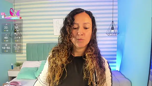 Snapshot of abby_apple chatting on February 27, 1:55 pm abby apple online show from February 27, 1:55 pm