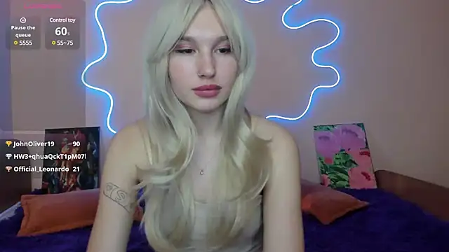 Snapshot of EvelinaLuu chatting on February 26, 5:31 am EvelinaLuu online show from February 26, 5:31 am