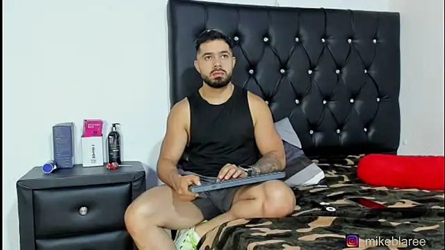 mikeblaree online show from April 26, 4:26 pm