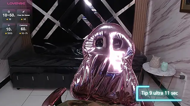 Snapshot of Bily_Takure_v chatting on March 6, 9:25 am Bily Takure v online show from March 6, 9:25 am