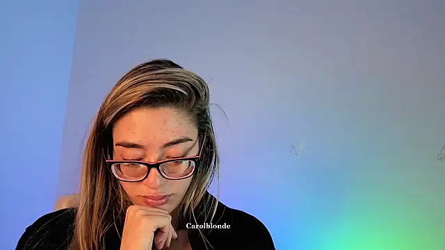 Snapshot of Carolblonde chatting on June 22, 3:25 am Carolblonde online show from June 22, 3:25 am