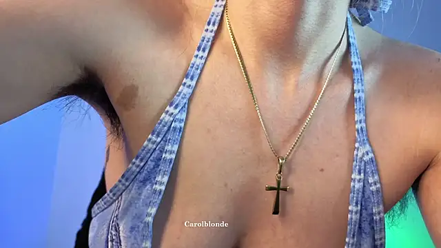 Snapshot of Carolblonde chatting on June 22, 9:56 pm Carolblonde online show from June 22, 9:56 pm