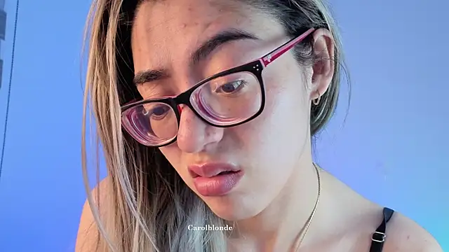 Snapshot of Carolblonde chatting on June 25, 10:36 pm Carolblonde online show from June 25, 10:36 pm