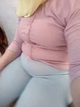 Snapshot of nouhaty chatting on February 24, 4:04 pm nouhaty online show from February 24, 4:04 pm