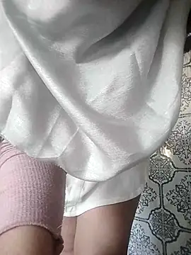 Snapshot of nouhaty chatting on February 27, 8:17 am nouhaty online show from February 27, 8:17 am