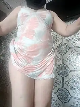 Snapshot of nouhaty chatting on October 7, 2:25 pm nouhaty online show from October 7, 2:25 pm