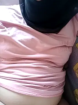 Snapshot of nouhaty chatting on October 14, 5:25 pm nouhaty online show from October 14, 5:25 pm