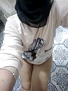 Snapshot of nouhaty chatting on November 15, 6:04 pm nouhaty online show from November 15, 6:04 pm