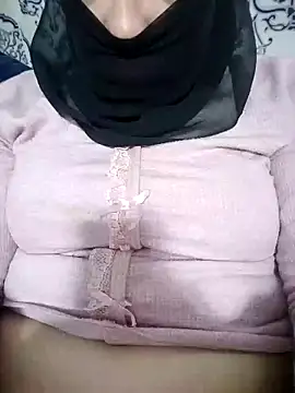 Snapshot of nouhaty chatting on November 19, 5:46 pm nouhaty online show from November 19, 5:46 pm